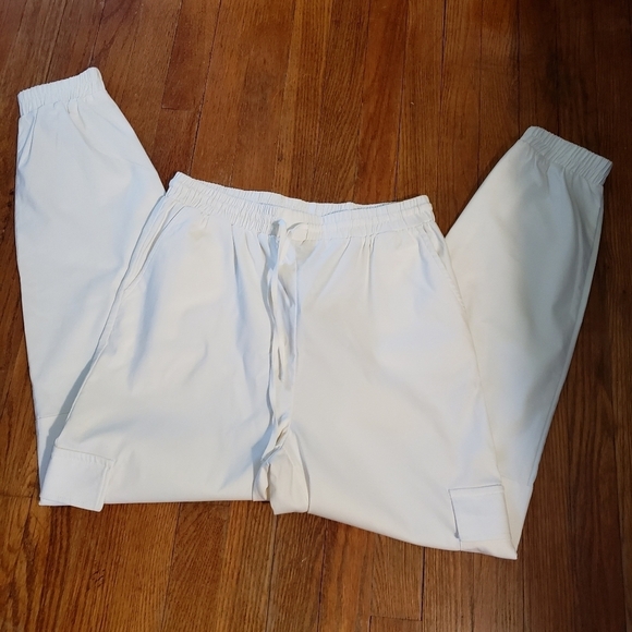 NWT Happily Grey Ivory in color fashionable Jogger/Cargo Pants Size Large - Picture 3 of 9